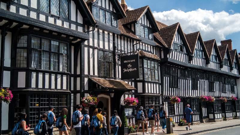 stratford-upon-avon-2018-02-web-800-thinking-mind